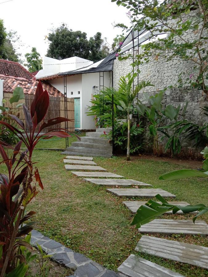 Sunmoonstarvillas Yogyakarta Jarakan Bagian luar foto