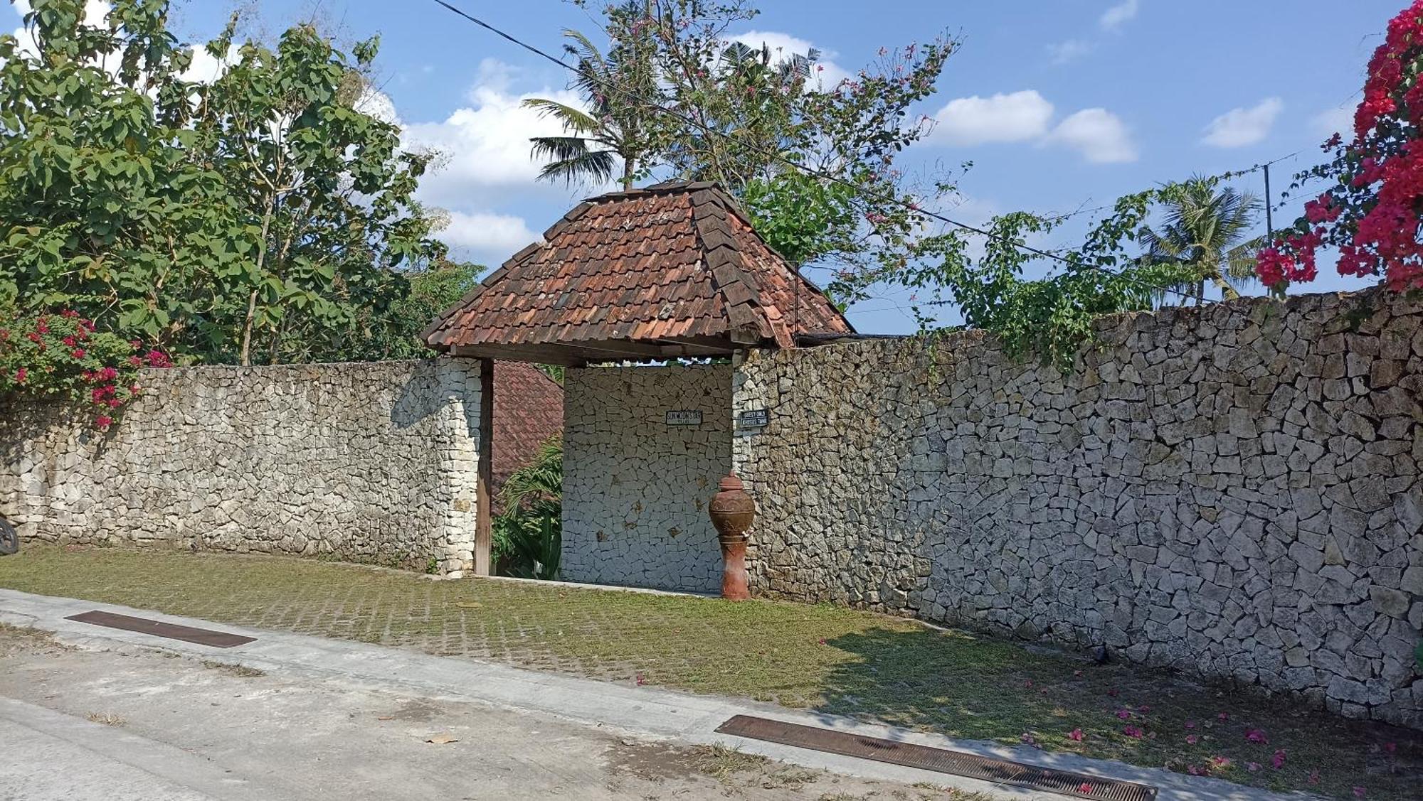Sunmoonstarvillas Yogyakarta Jarakan Bagian luar foto