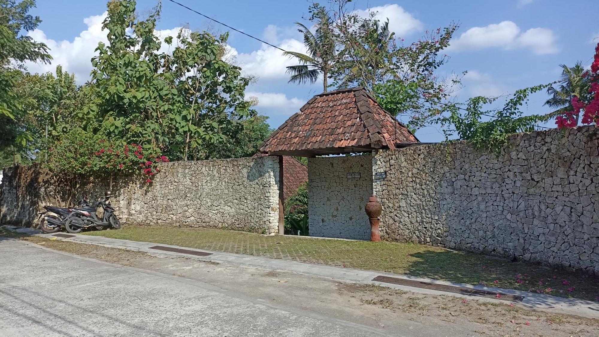 Sunmoonstarvillas Yogyakarta Jarakan Bagian luar foto